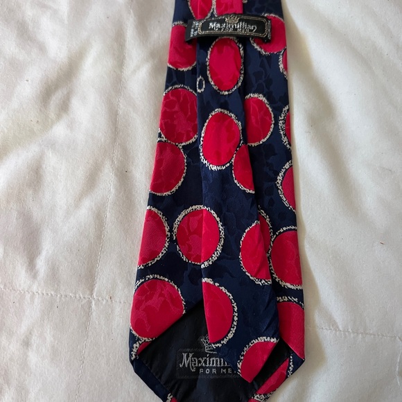 Maximilian 100% Silk Men's Red and Black Tie - Picture 3 of 8